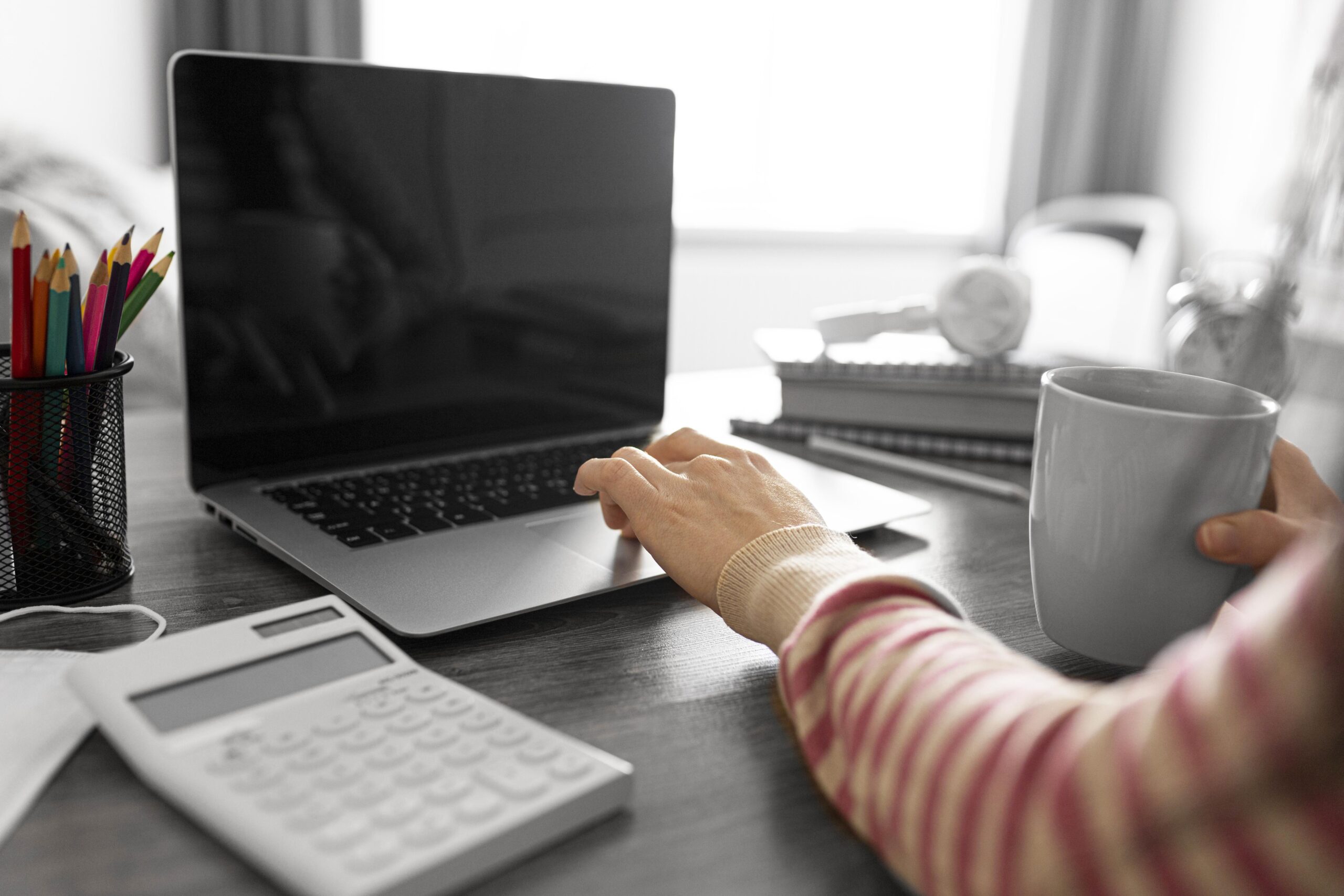 close-up-hand-working-with-laptop